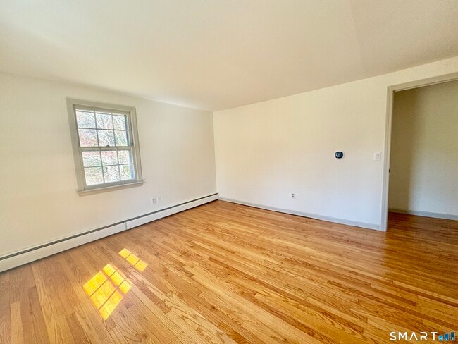 Building Photo - 14 Bower Rd