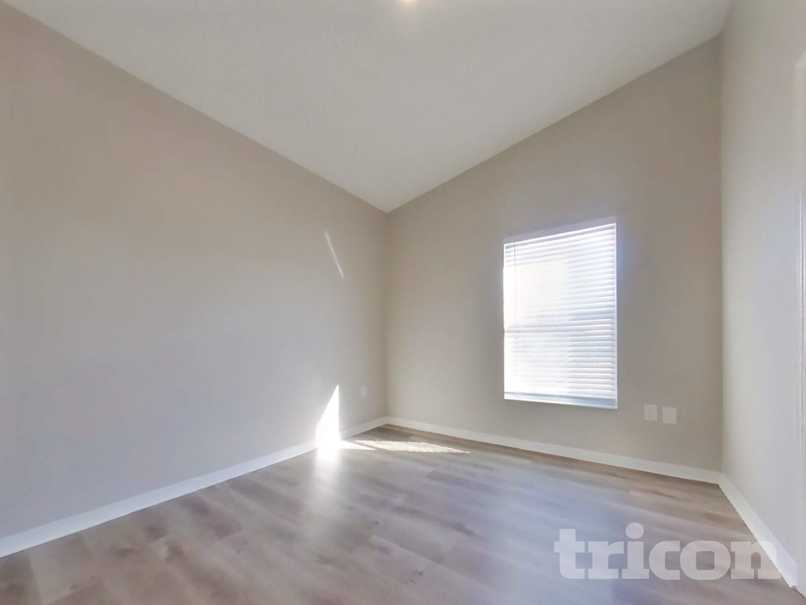 Building Photo - 2009 Kiwi Trail