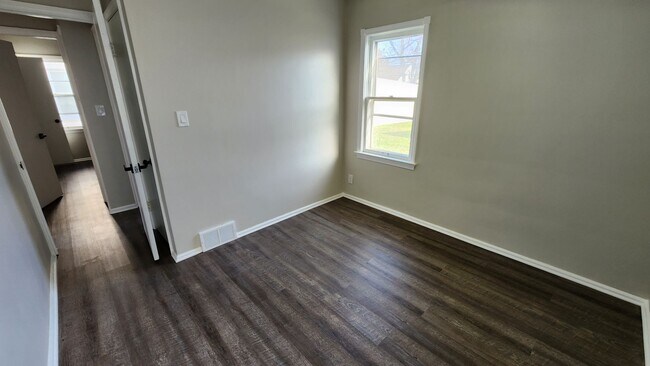 Building Photo - 4156 Hinsdale Rd