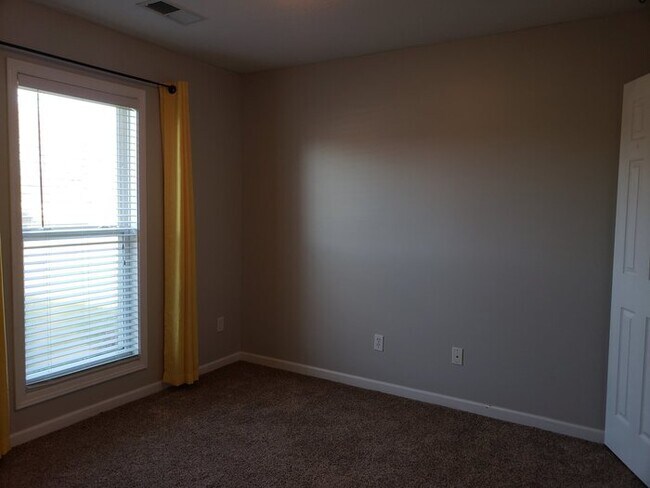 Building Photo - Richmond Subdivision