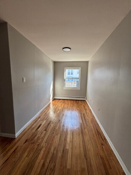 Building Photo - 901 Stuyvesant Ave