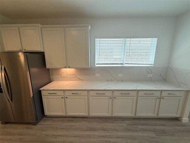 Building Photo - 1524 Sunrise Gables Dr