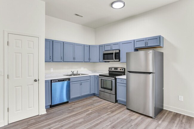 Building Photo - Escape to Serenity: Experience the Charm of our One-Bedroom Cottage!