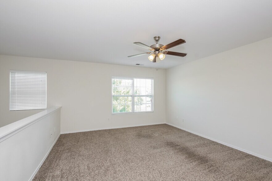 Building Photo - 3031 Buckleigh Dr