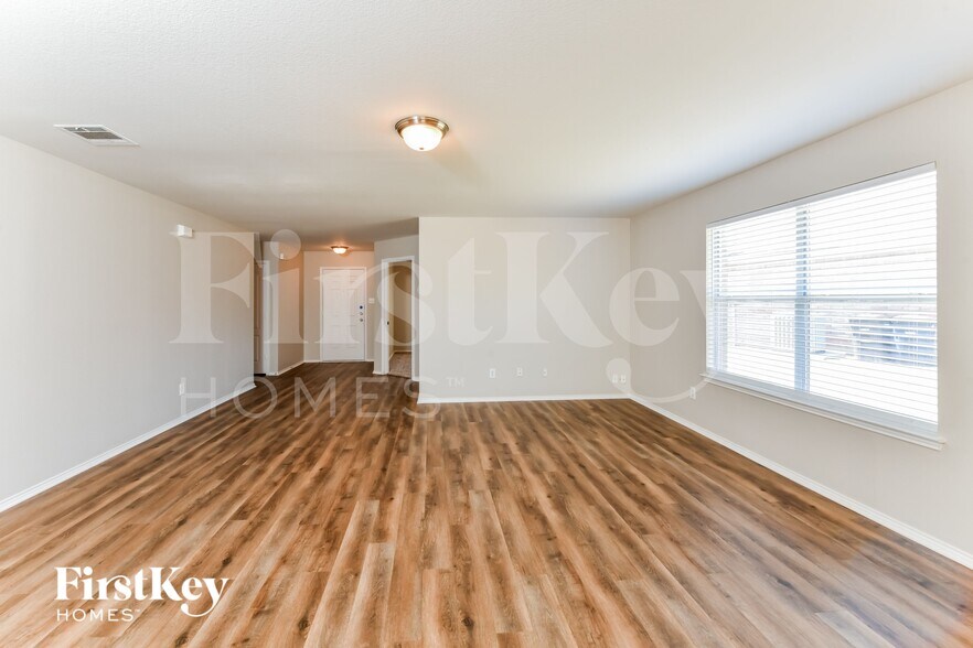 Building Photo - 8036 Autumn Creek Trail