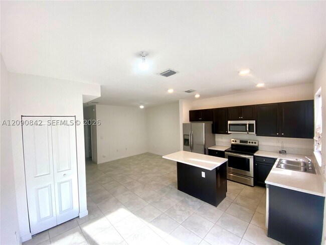 Building Photo - 24902 SW 114th Ave