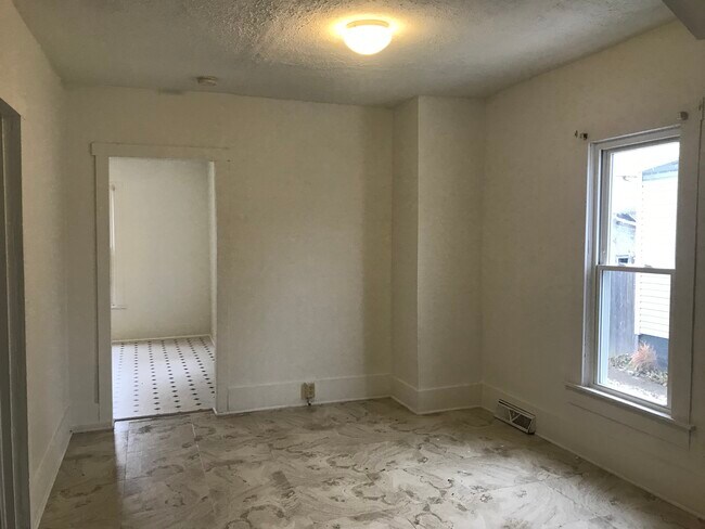 Building Photo - 2822 4th St NW