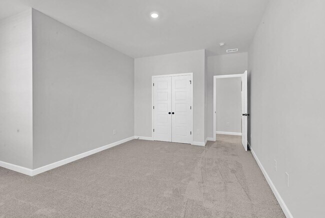 Building Photo - 408 Ireland Way