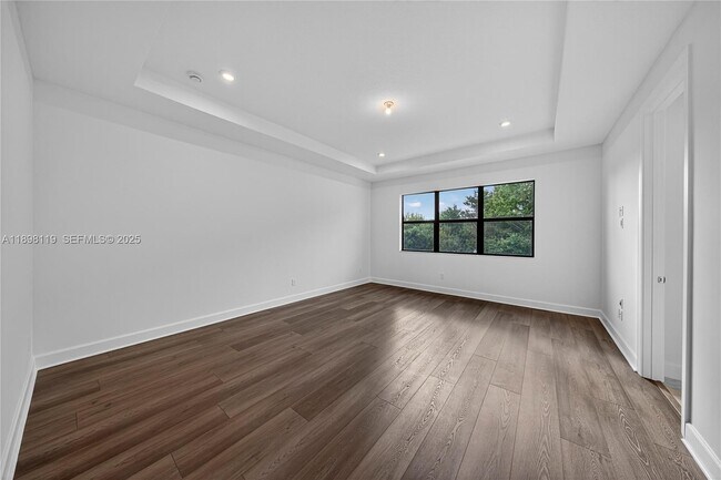 Building Photo - 2722 NW 87th Ter