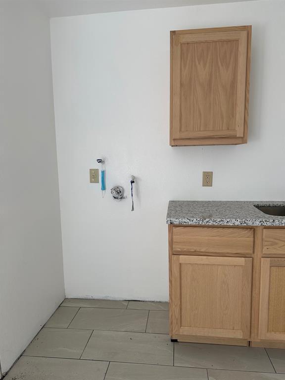 Building Photo - 3831 Wipprecht St