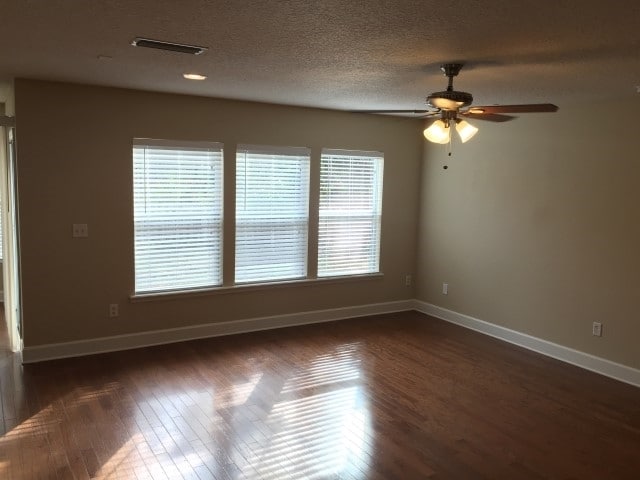 Building Photo - 1194 Dawn Creek Ct