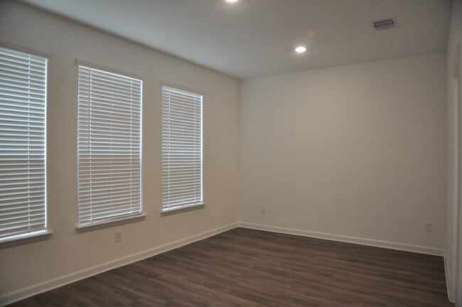 Building Photo - 32327 Melbrooke Dr