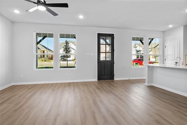 Building Photo - 117 Kiowa Bnd