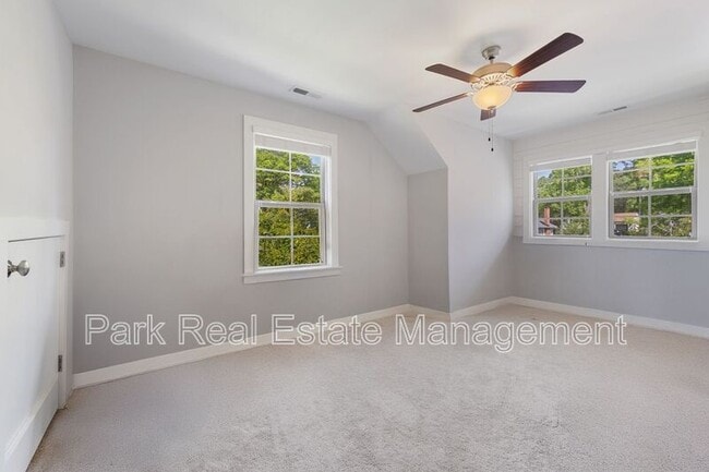 Building Photo - 1111 W Murray Ave