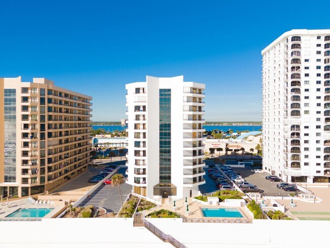 Building Photo - Coastal Living meets convenience in the He...