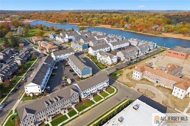 Building Photo - 4 Barton Ave