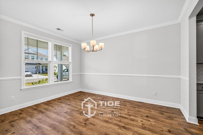 Building Photo - Comfort & Convenience in a Prime Location