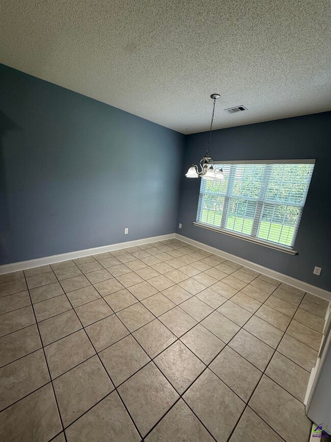 Building Photo - 106 Haven Crest