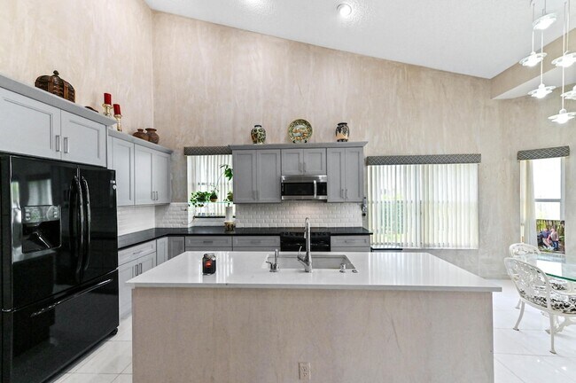 Building Photo - 8319 Horseshoe Bay Rd