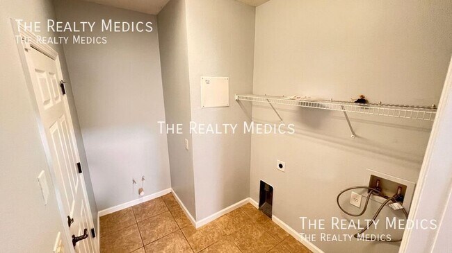 Building Photo - 10319 Willow Ridge Loop