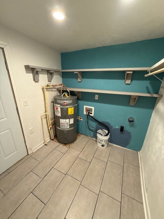 Building Photo - 1070 SW 16th Ave