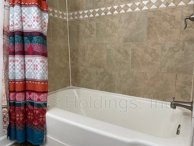 Building Photo - 816 Mullen Rd