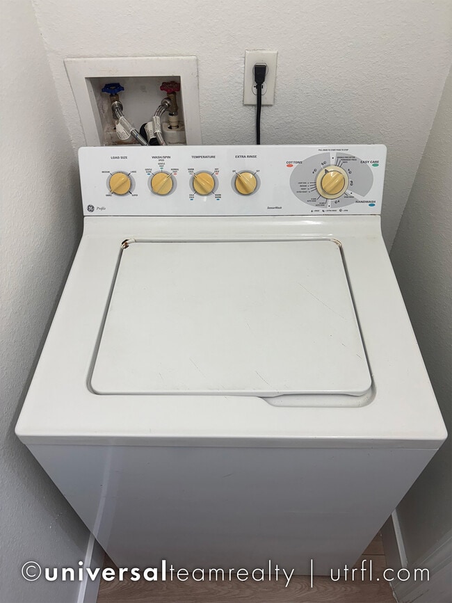 Building Photo - 11510 Villa Grand