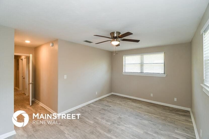 Building Photo - 5011 Bedford Forest Dr