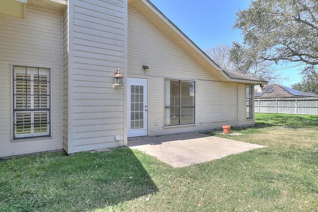 Building Photo - 7126 Windbrook Ln