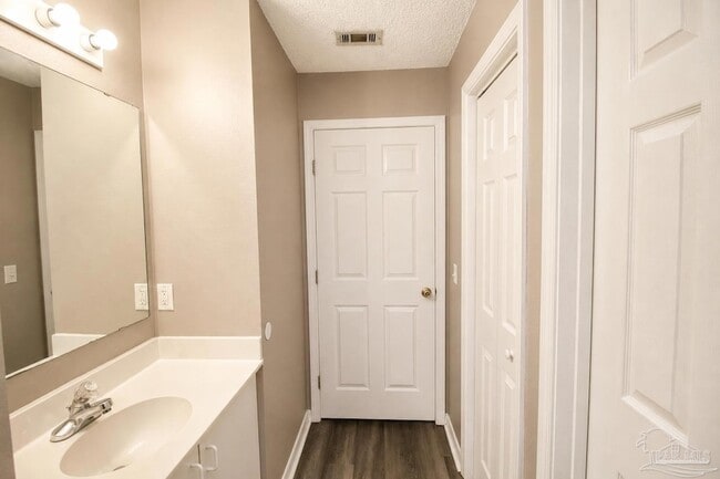 Building Photo - 309 Loveland Cir