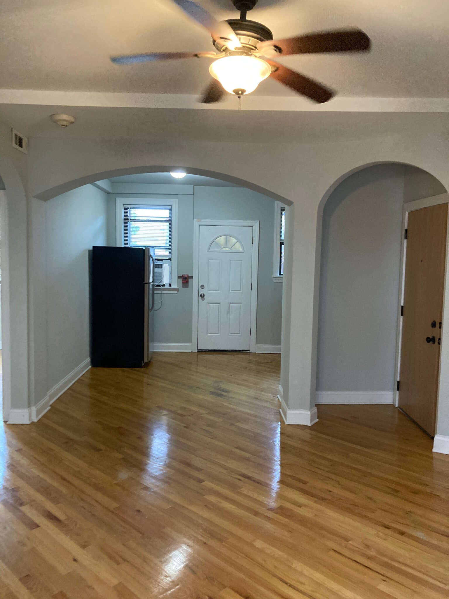 Building Photo - 894 Green Bay Rd