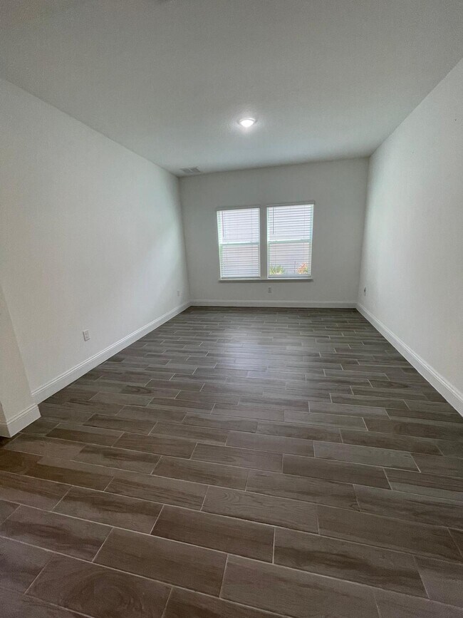 Building Photo - 182 Pine Candle Way