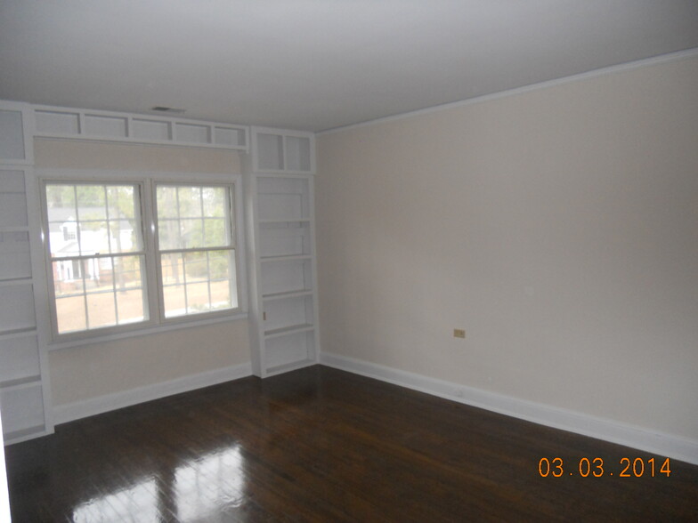 Building Photo - 4103 Devine St