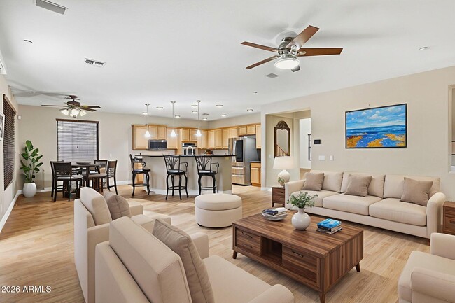 Building Photo - 6206 W Buckhorn Trail