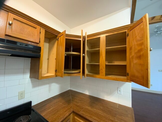 Building Photo - 1911 Ricouard Rd