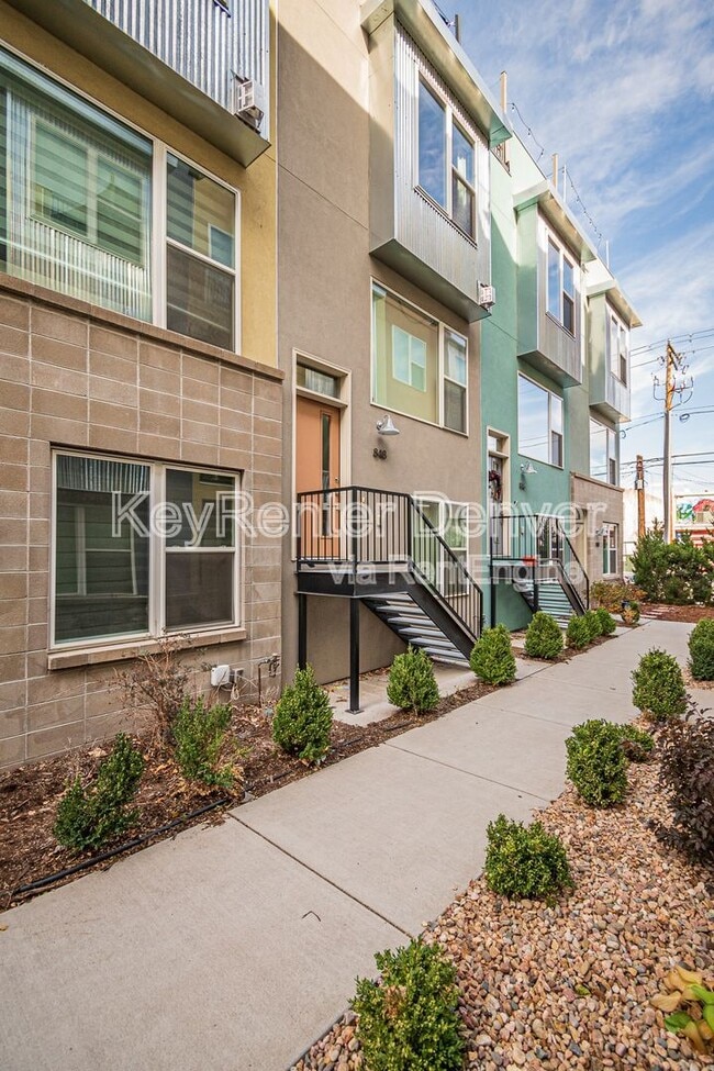 Building Photo - 848 Kalamath St
