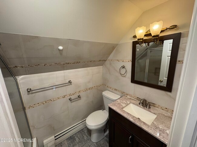 Building Photo - 28 Irongate Ln