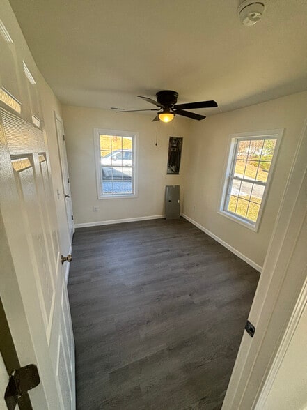 Building Photo - 102 Piedmont St