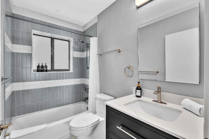 Building Photo - 310 SW 31st Ct