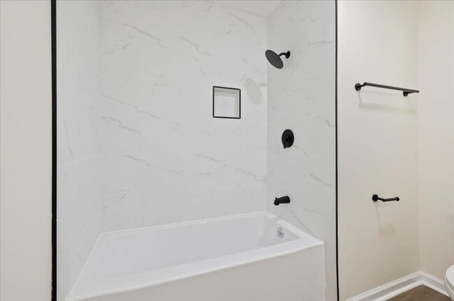 Building Photo - Spacious 2-Bedroom, 2-Bathroom Home in Savannah, GA