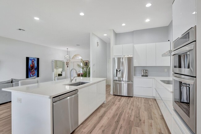 Building Photo - 5035 NW 57th Way