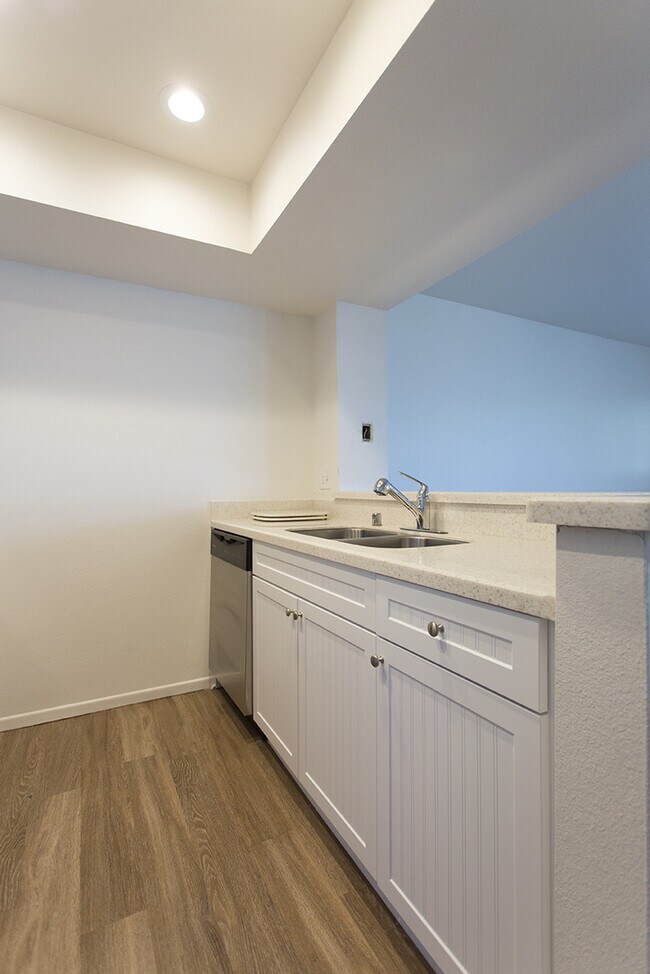 Building Photo - 1 Bed/1 Bath with Breathtaking Views | A Seacoast Drive Gem in Imperial Beach!