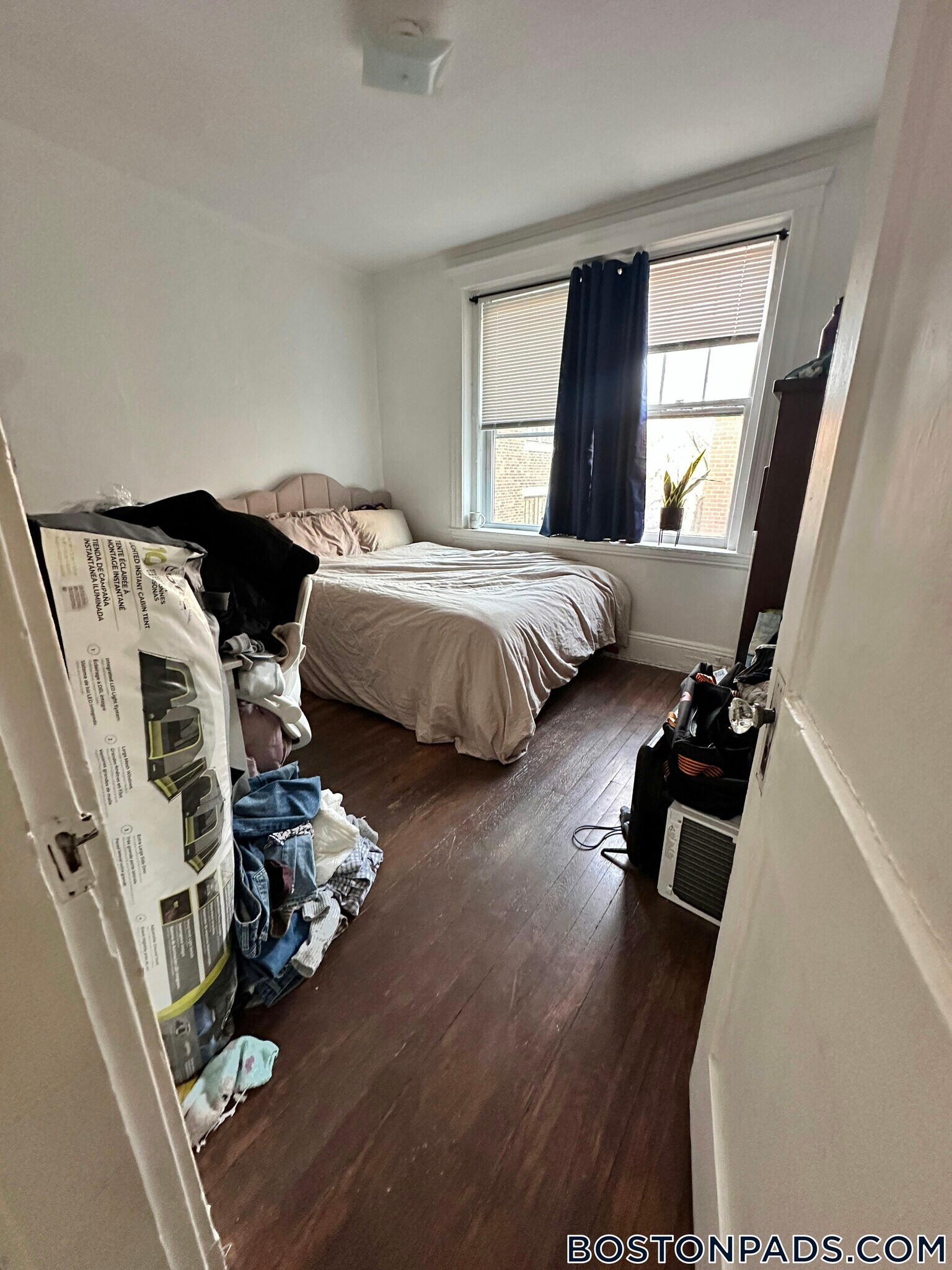 Building Photo - 9 James St