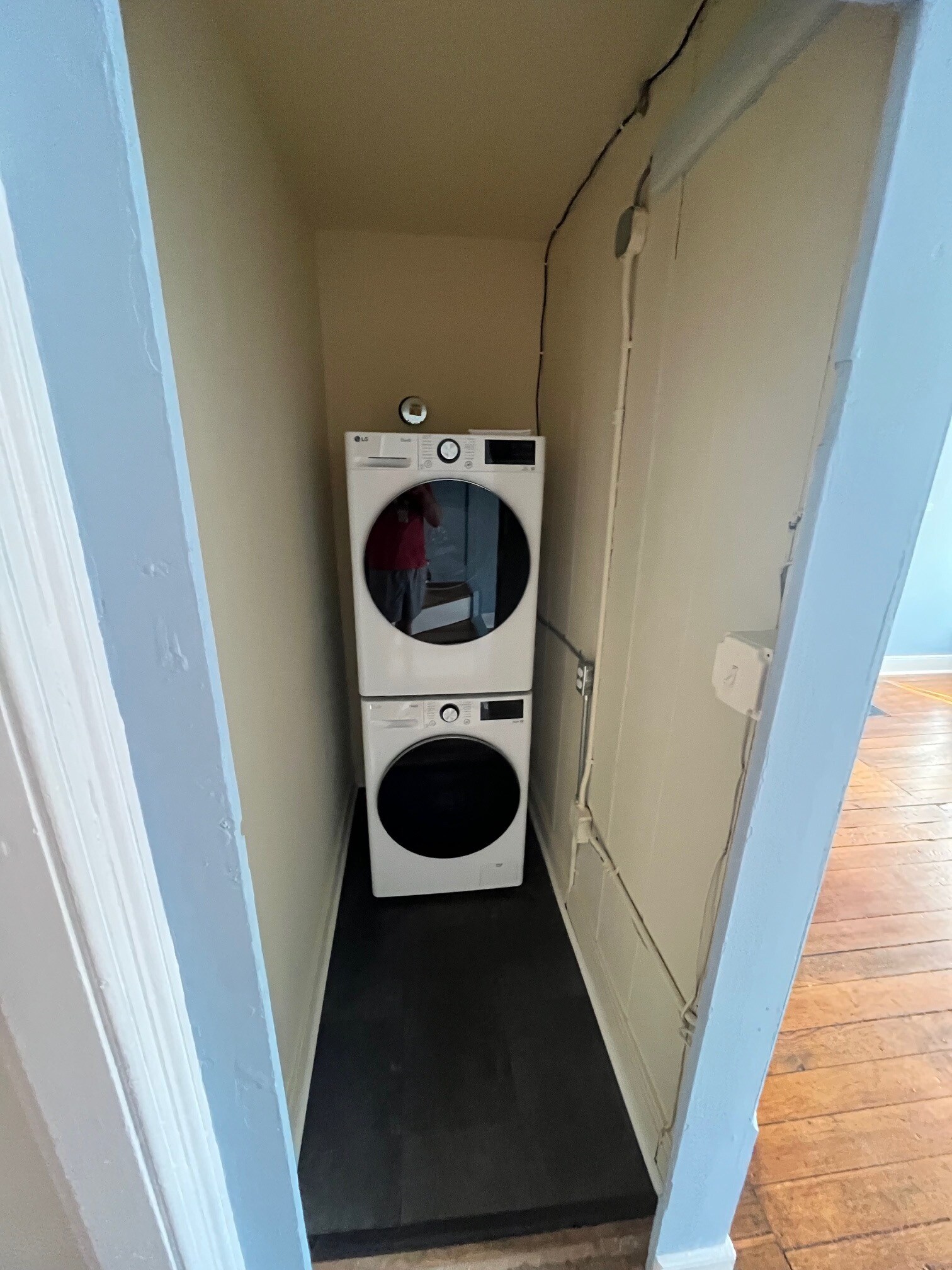 Building Photo - 612 Caroline St