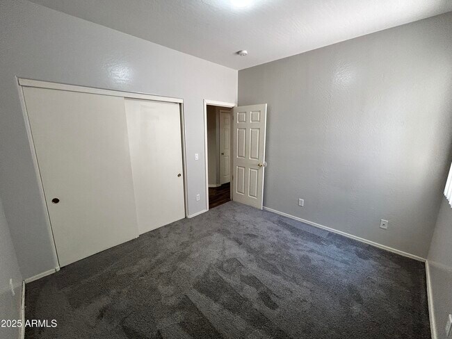 Building Photo - 7010 S 37th Glen