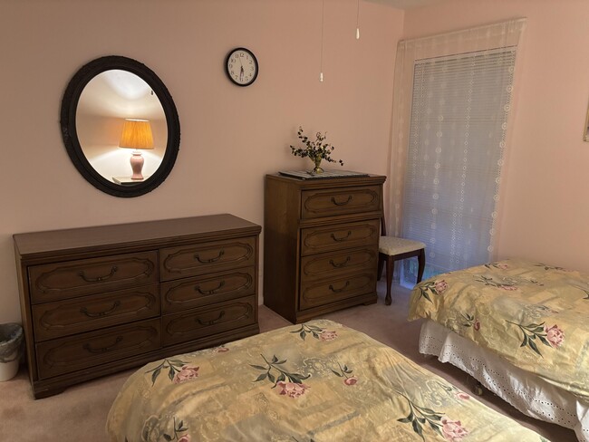 Building Photo - 24 Golfs Edge