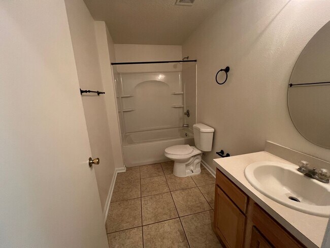 Building Photo - 254 Cezanne Cir