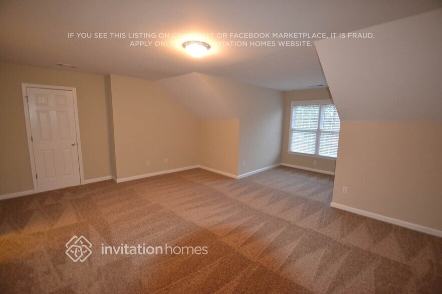Building Photo - 2715 Ivy Hill Dr NE