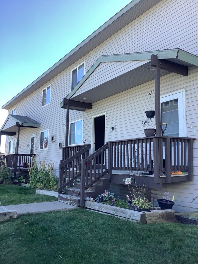 Front - 262 Harvest Dr