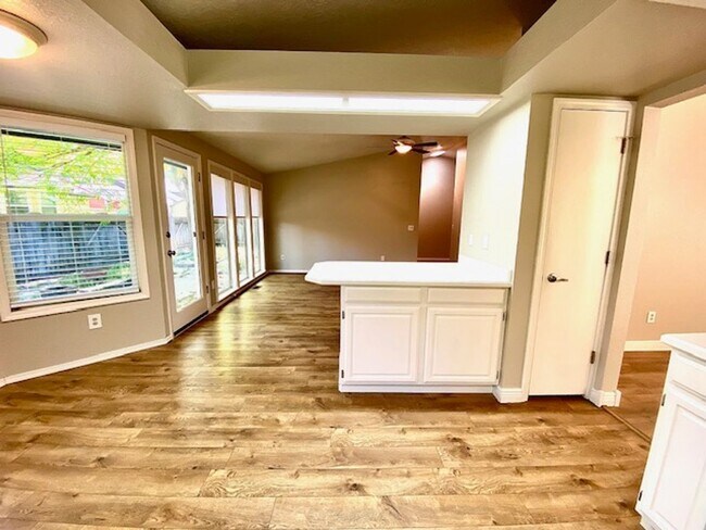 Building Photo - 4 Bedroom 2 bath Home in NW Boise